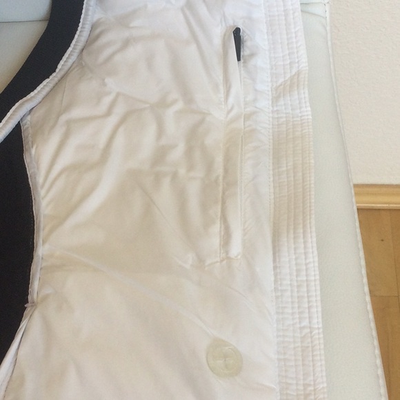 NWT CALVIN KLEIN Small Black/Cream Down Vest - Picture 6 of 16